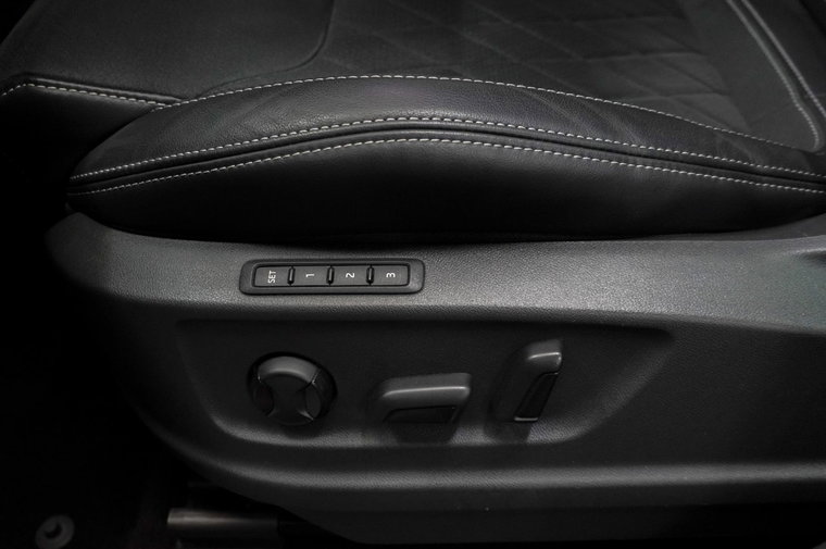 Vehicle Image 27