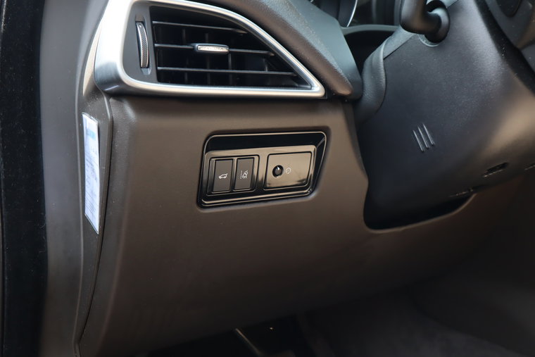 Vehicle Image 24