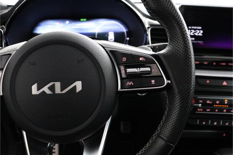 Vehicle Image 24