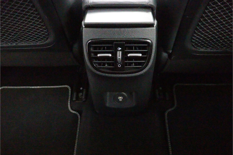 Vehicle Image 40