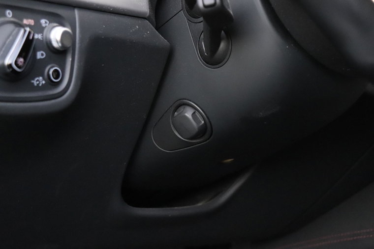 Vehicle Image 26