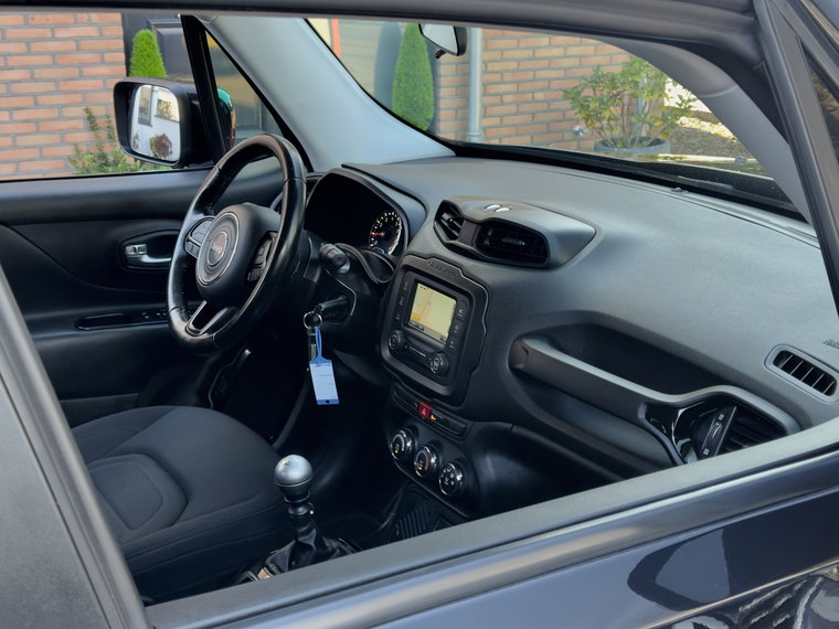 Vehicle Image 23