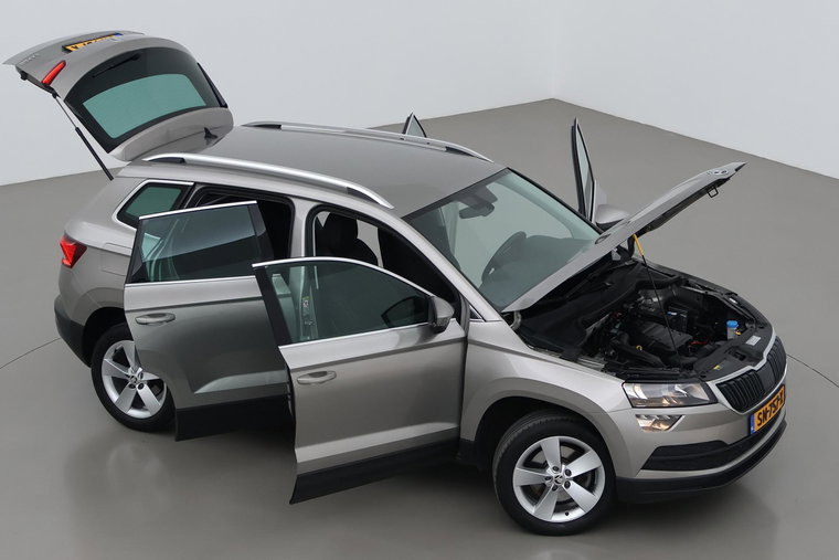Vehicle Image 6
