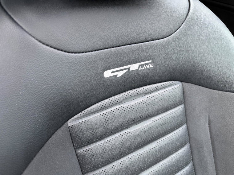 Vehicle Image 32