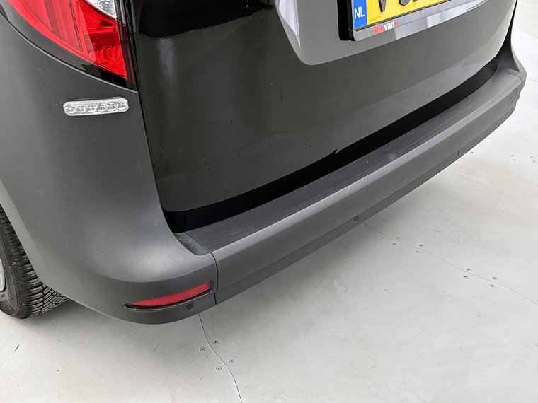 Vehicle Image 35