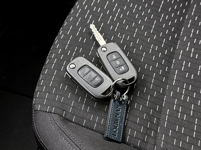 Vehicle Image 11