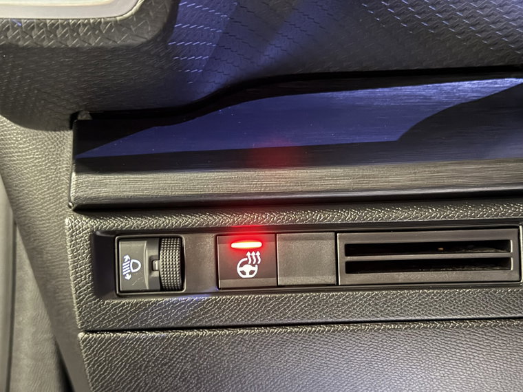 Vehicle Image 29