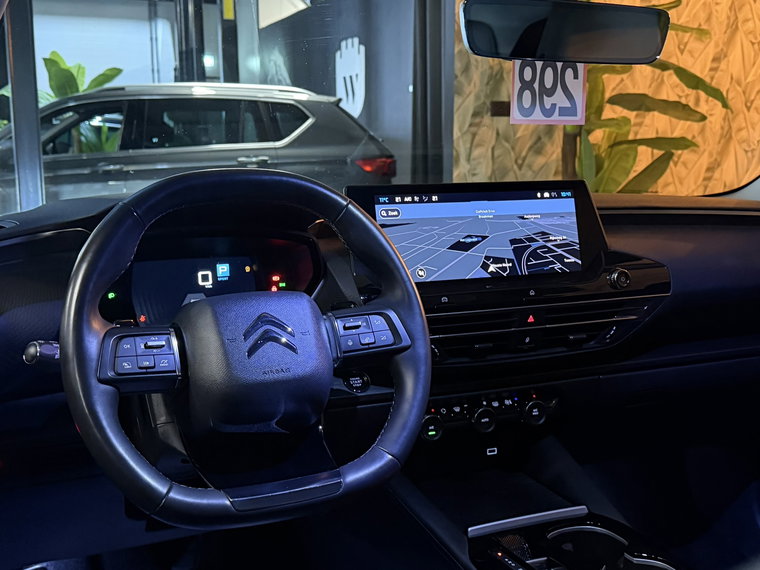 Vehicle Image 30