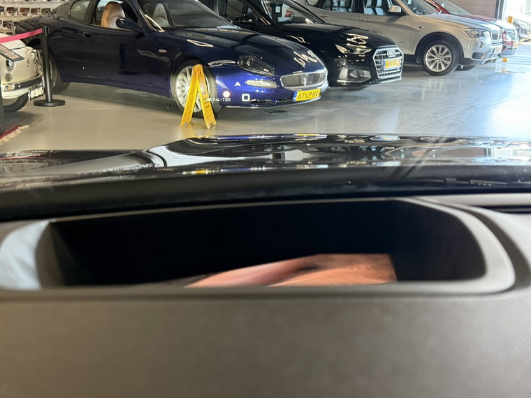 Vehicle Image 32