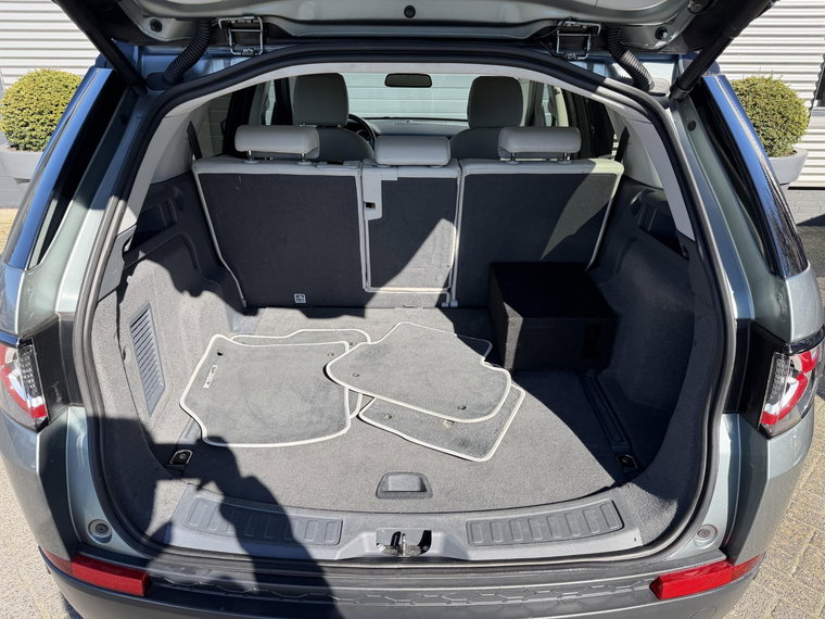 Vehicle Image 25