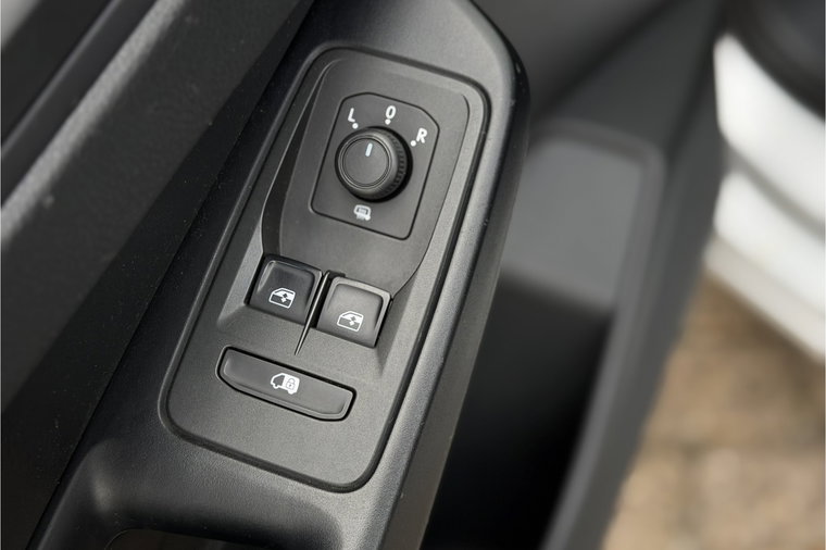 Vehicle Image 36
