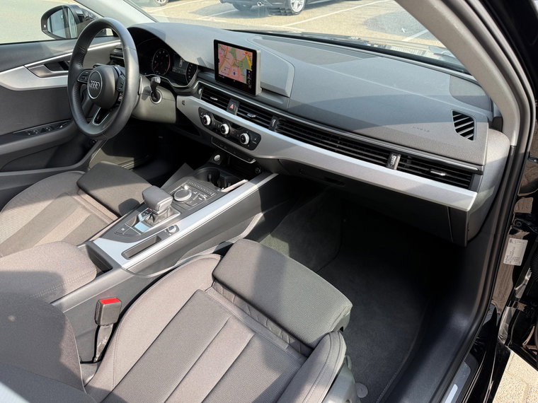 Vehicle Image 24