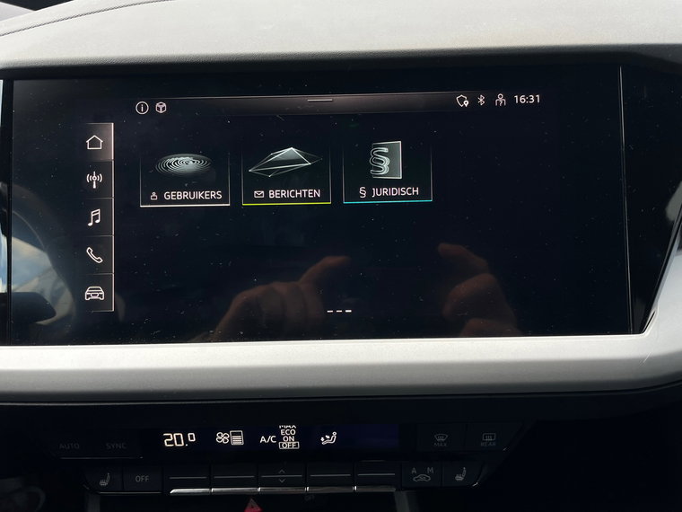 Vehicle Image 21