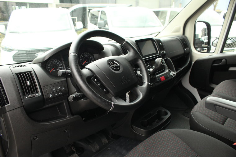 Vehicle Image 13