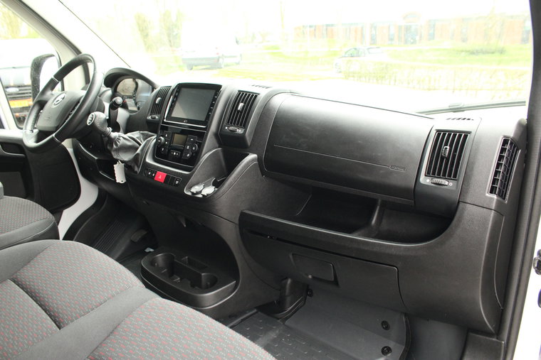 Vehicle Image 15