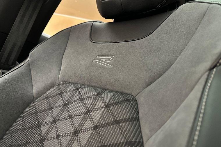 Vehicle Image 18