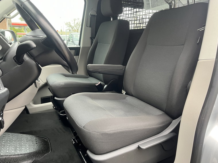 Vehicle Image 32