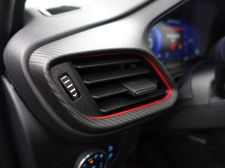 Vehicle Image 26