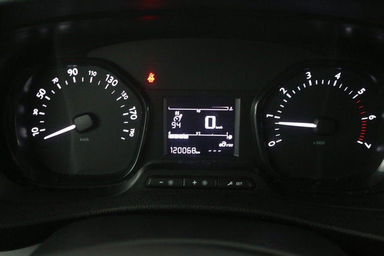 Vehicle Image 12