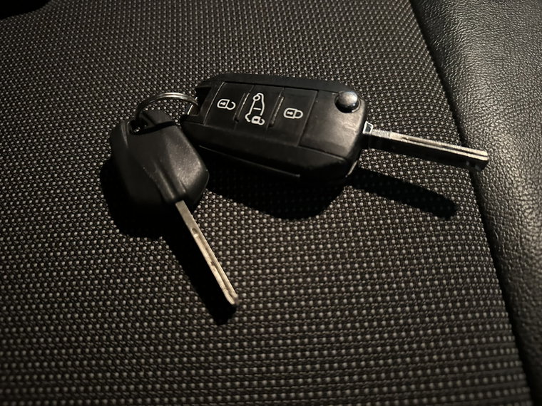 Vehicle Image 16
