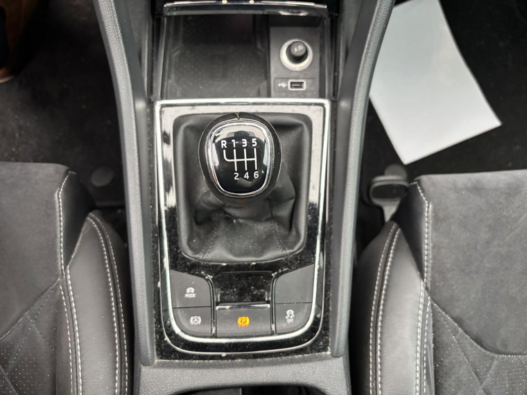 Vehicle Image 24