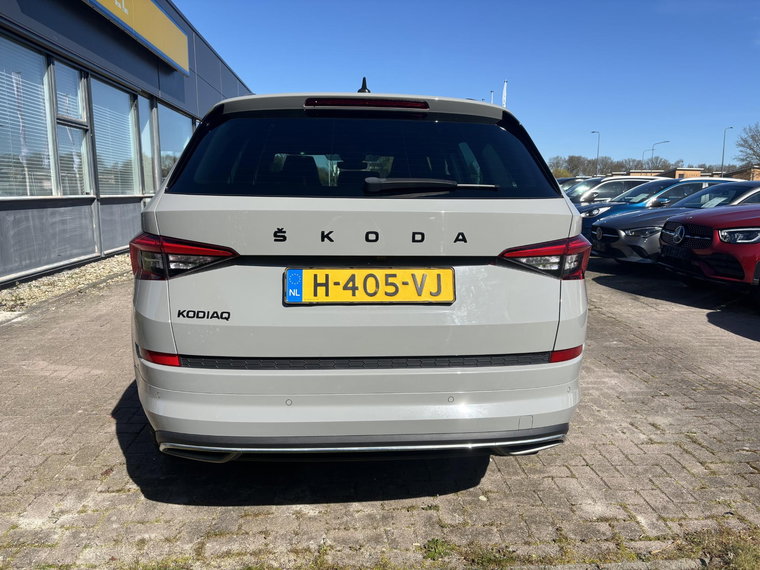Vehicle Image 6