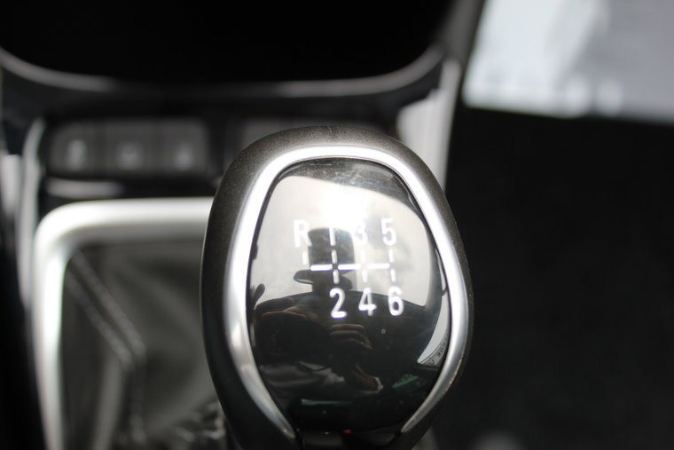 Vehicle Image 25