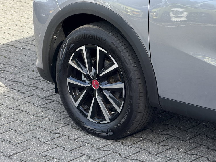 Vehicle Image 13