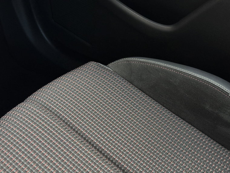 Vehicle Image 48