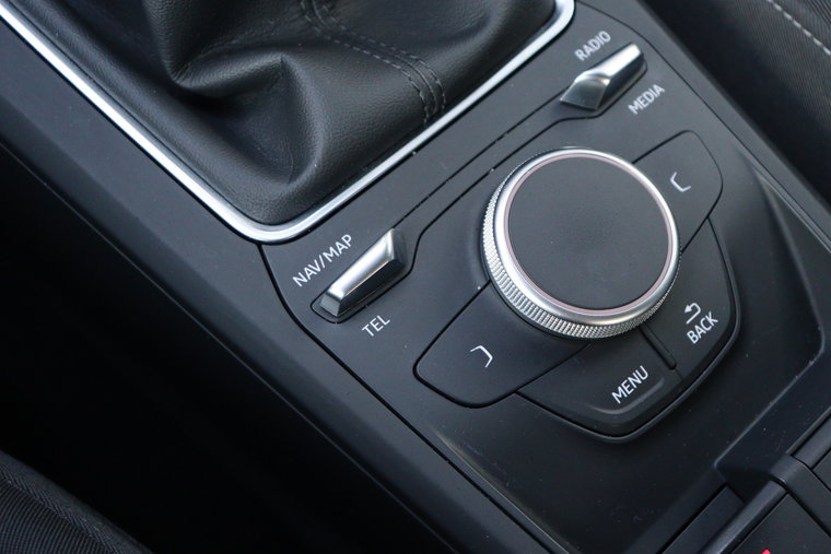 Vehicle Image 23