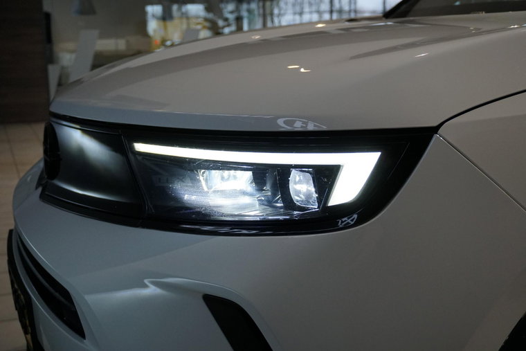 Vehicle Image 15