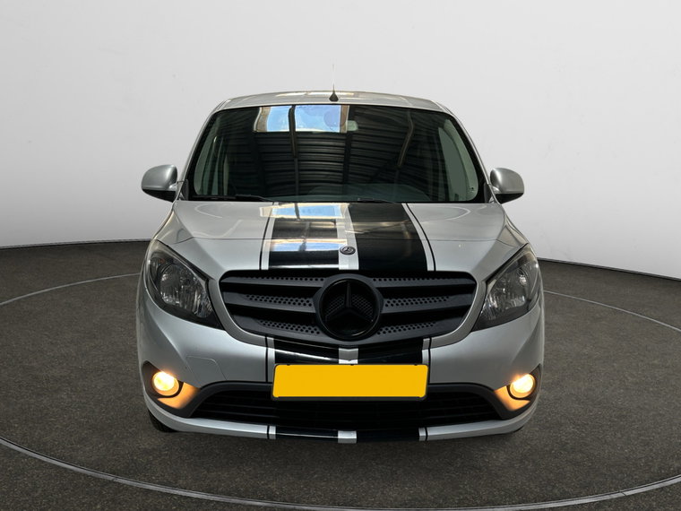 Vehicle Image 8