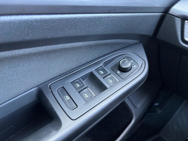 Vehicle Image 28