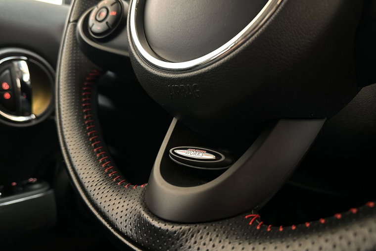 Vehicle Image 21