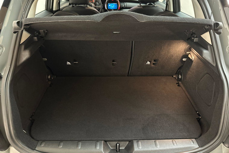 Vehicle Image 32