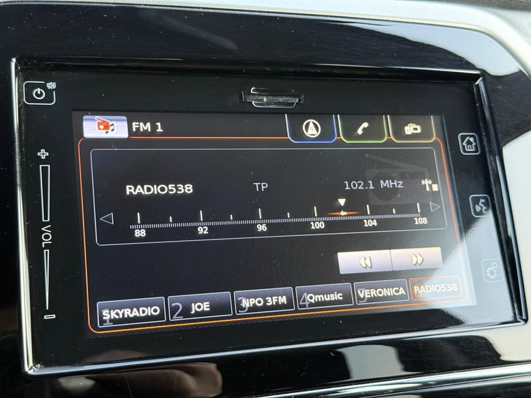 Vehicle Image 15