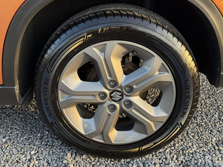 Vehicle Image 30