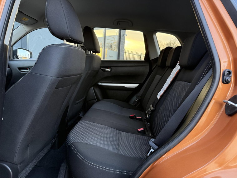 Vehicle Image 9