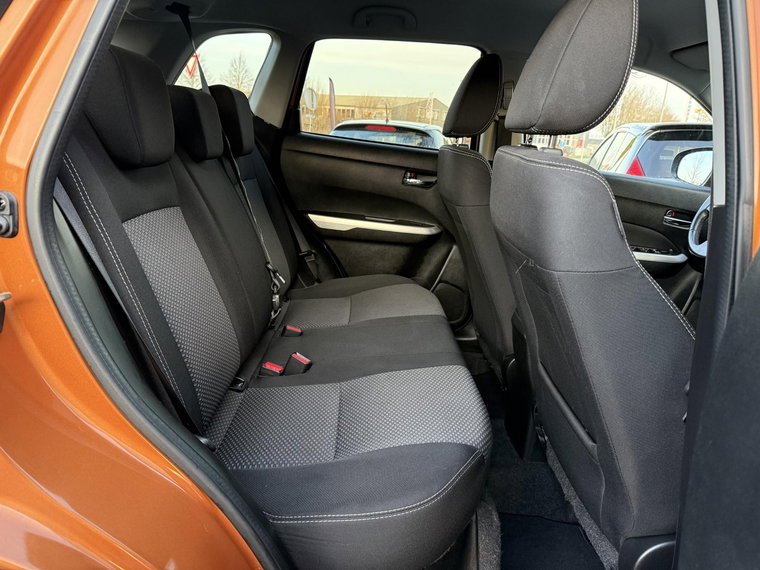 Vehicle Image 10