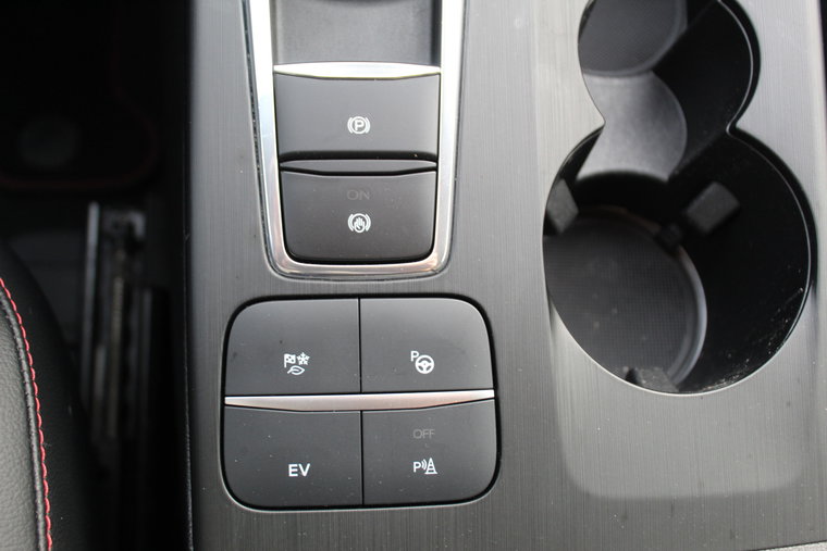 Vehicle Image 25