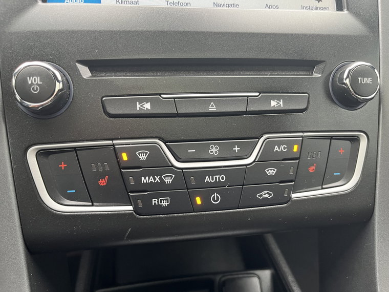 Vehicle Image 24