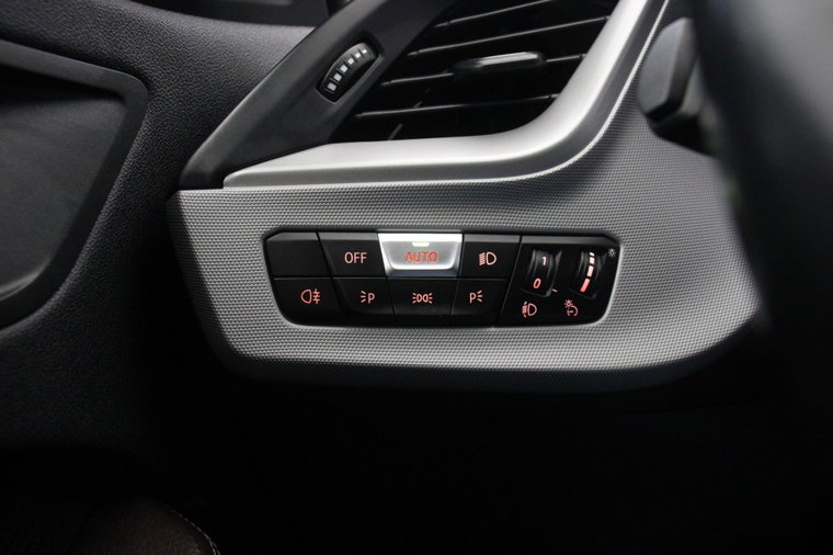 Vehicle Image 27