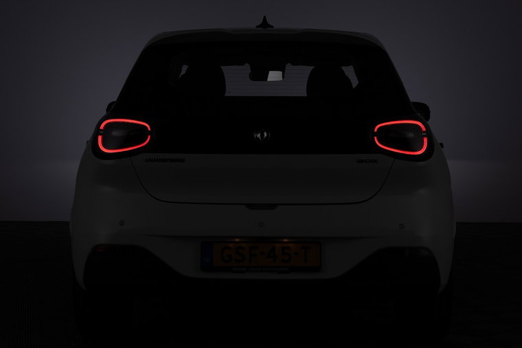 Vehicle Image 42