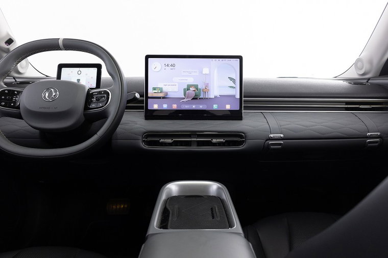 Vehicle Image 8