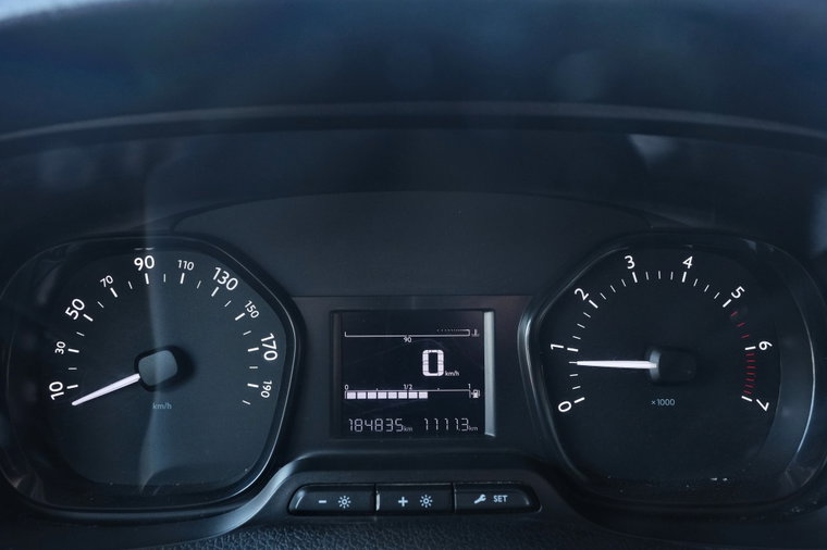Vehicle Image 12