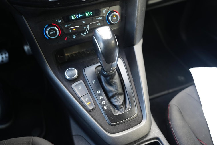 Vehicle Image 26