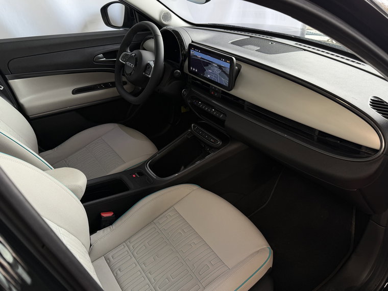 Vehicle Image 33