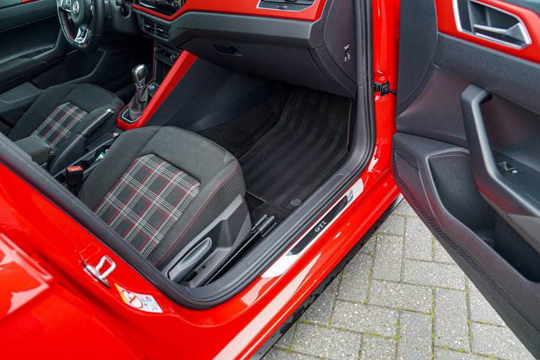 Vehicle Image 35