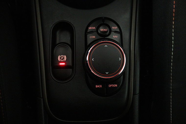 Vehicle Image 23
