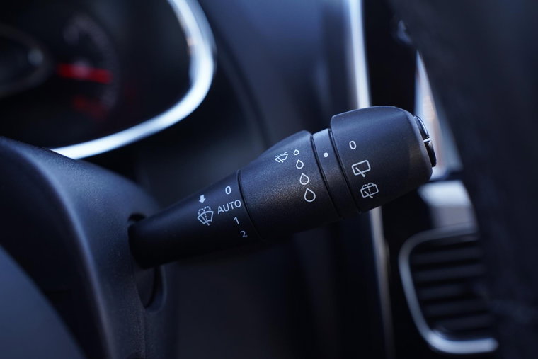 Vehicle Image 25